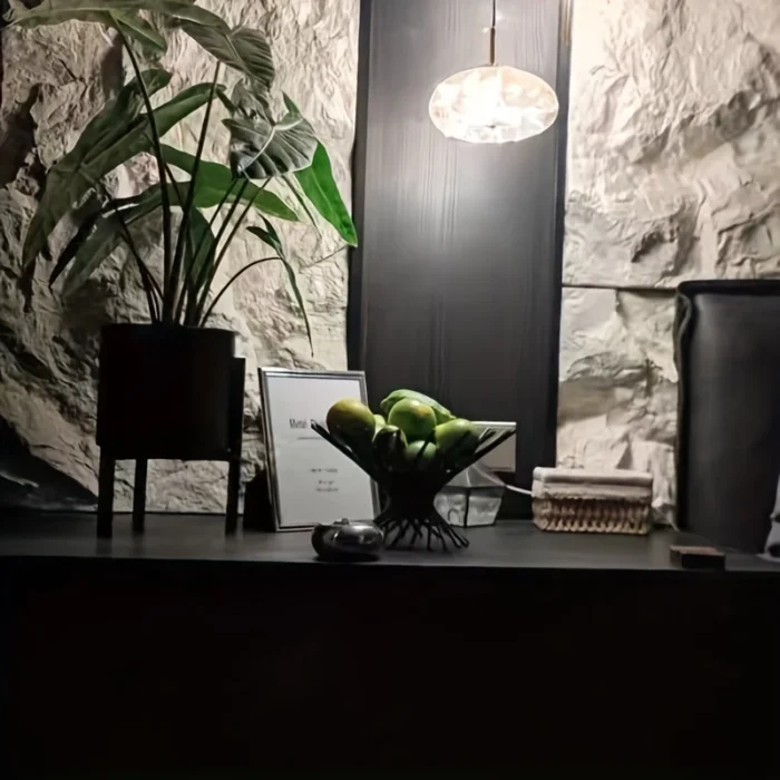 Elegant Nordic-Inspired Metal Fruit Bowl
