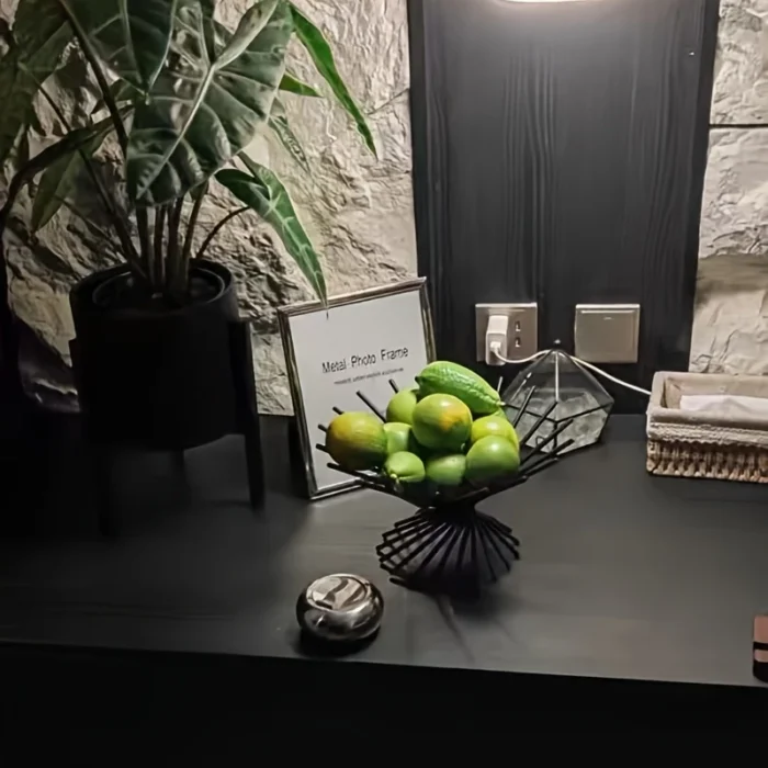 Elegant Nordic-Inspired Metal Fruit Bowl